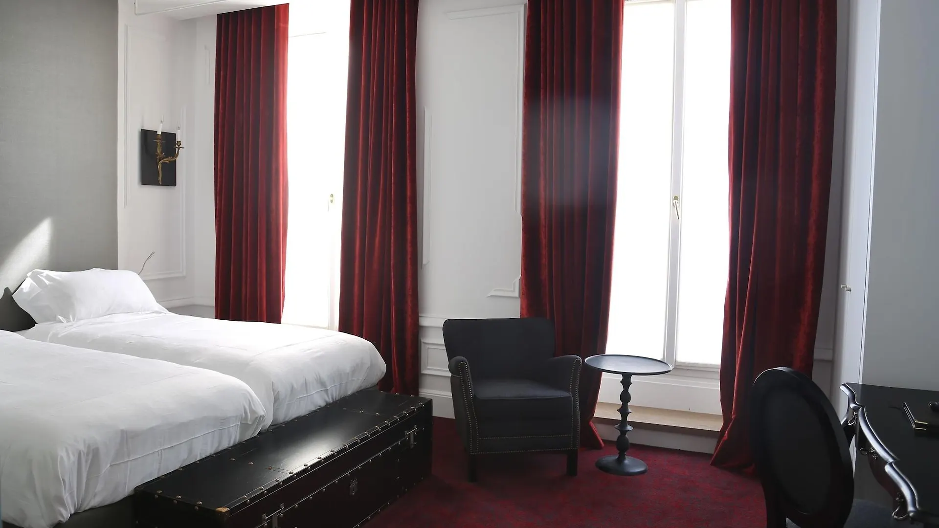 ****  Hotel Moliere Paris France
