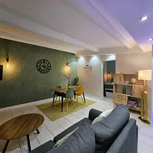 https://agreable-logement-avec-terrasse.aixenprovencehotels.org