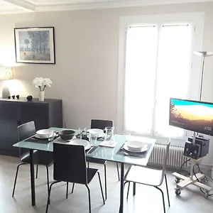 Appartement With Car Park - Charonne Neighborhood, Paris